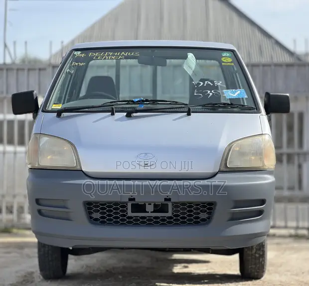 Toyota TownAce 2003 Nyeupe - 1