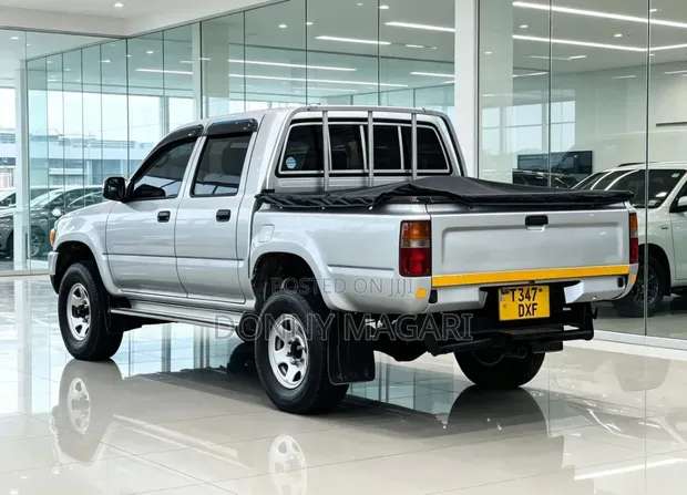 Toyota Hilux 2010 Double Cabin Pickup - 1