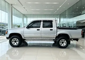 Toyota Hilux 2010 Double Cabin Pickup