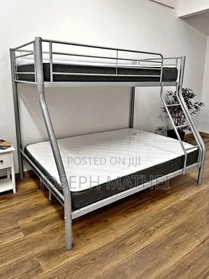 Trio Metal Bunk Bed Frame na Magodoro 2 ya Spring