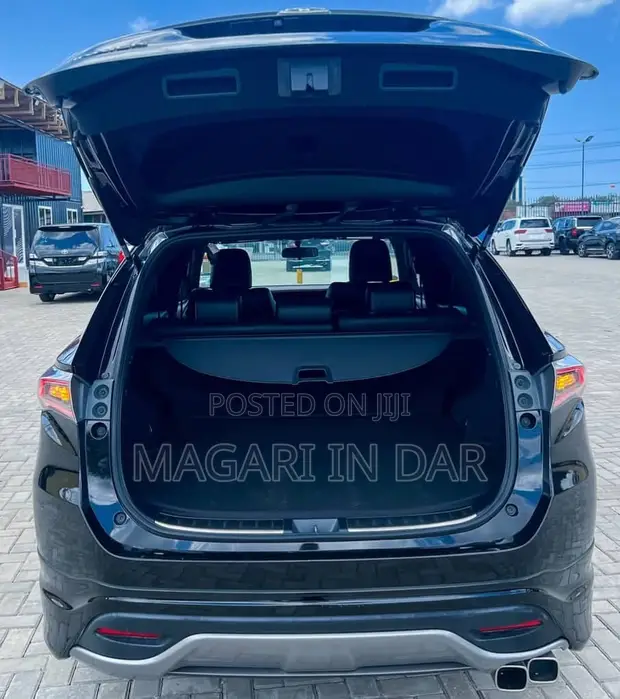 Toyota Harrier 2016 Nyeusi - 1