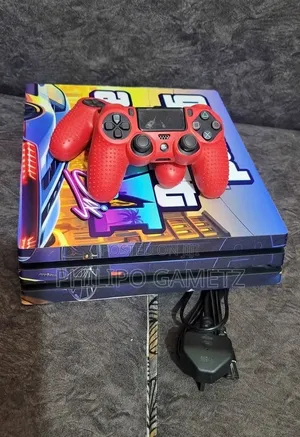 PS4 Pro 1TB - Imechiwa na Michezo