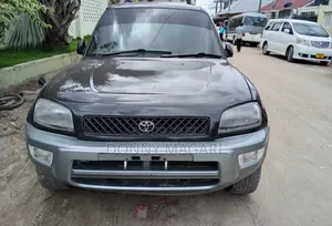 Toyota RAV4 2004 Nyeusi