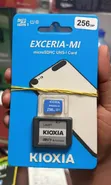 Kioxia Exceria 256GB microSDXC UHS-I Memory Card na Adapter - 1