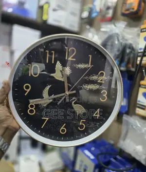 Spy Clock Camera - Inatumia WiFi