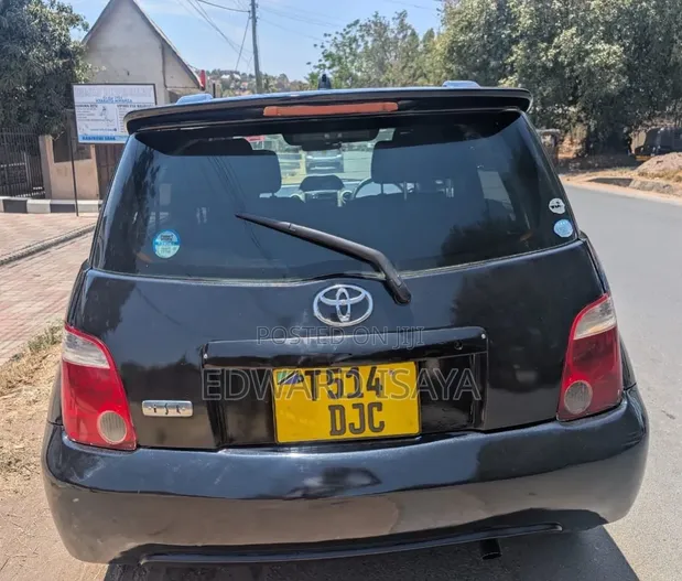 Toyota IST 2004 Black - 1