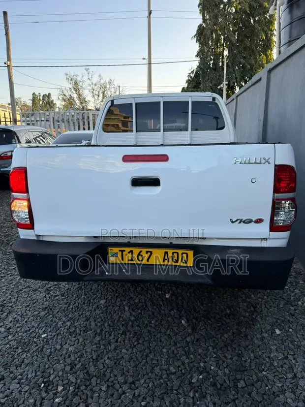 Toyota Hilux Vigo Double Cabin 2015 - 1