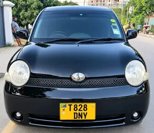 Toyota Sienta 2005 Nyeusi