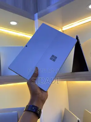 Microsoft Surface Pro 5 Laptop 8GB RAM, 256GB SSD
