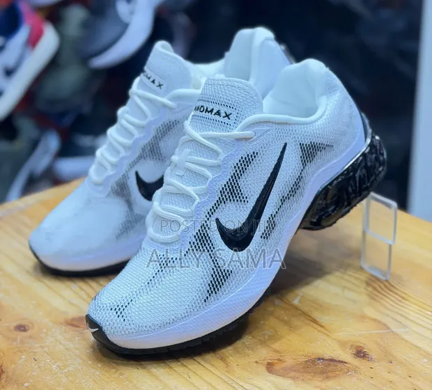 Nike Liquid Max Sneakers - White - 1