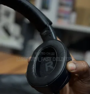 Maono MH700 Professional Studio Monitor Headphones