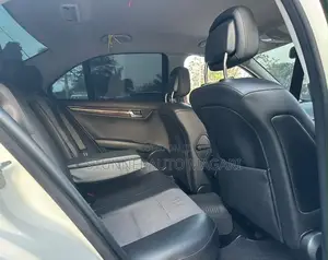 Mercedes-Benz C-Class 2009