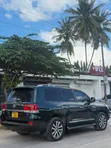Toyota Land Cruiser 2018 Nyeusi - 1