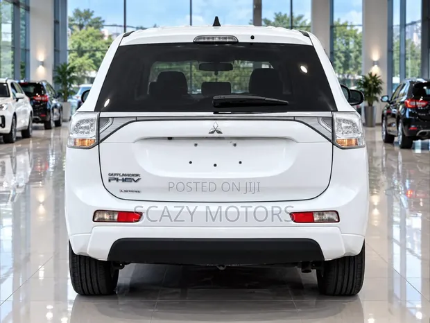 Mitsubishi Outlander 2015 Nyeupe - 1