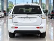 Mitsubishi Outlander 2015 Nyeupe - 1