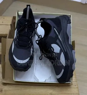 Viatu vya Under Armour Velocity Raba