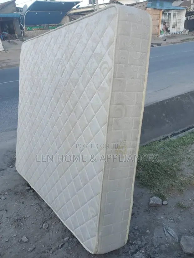 Used Vita Form Mattress 10 Inch - 1