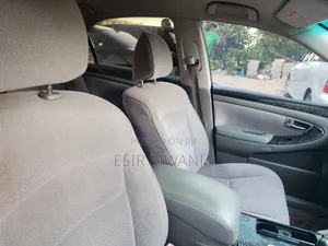 Toyota Crown Royale 2005 Nyeusi