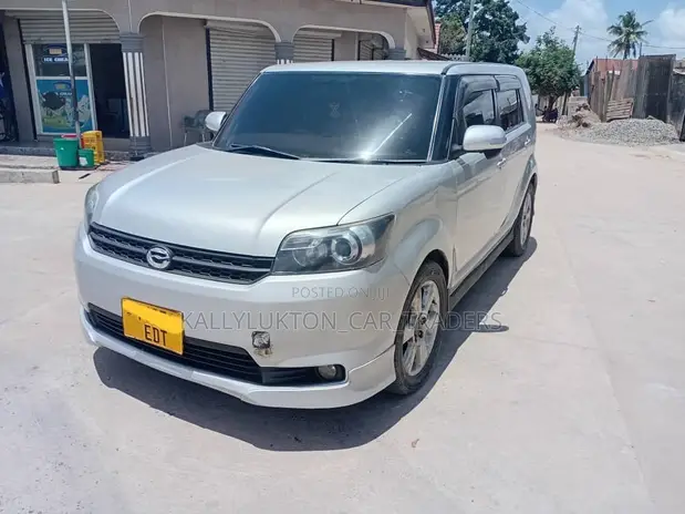 Toyota Corolla Rumion 2012 Silver - 1