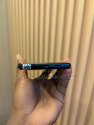 Kyocera Gratina 32GB Black