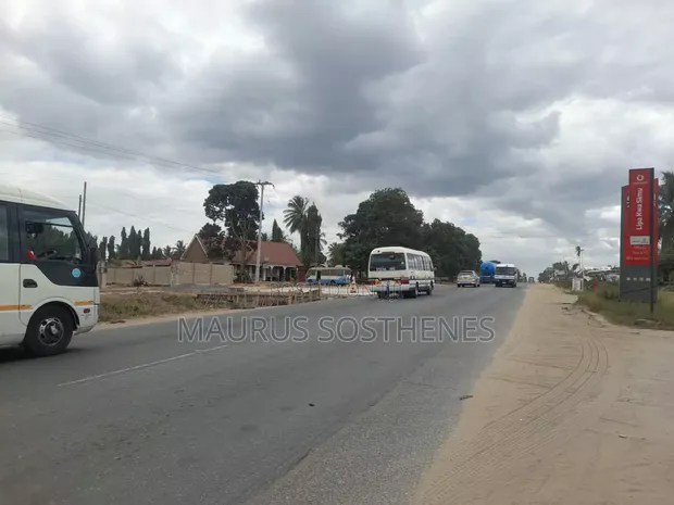 Eneo la Biashara kwa Mauzo TZS 300M, Barabara ya Morogoro Kongowe - 1