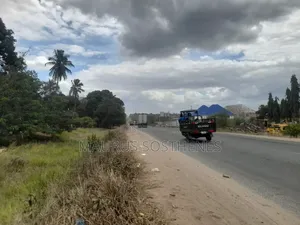 Eneo la Biashara kwa Mauzo TZS 300M, Barabara ya Morogoro Kongowe