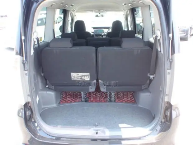 Toyota Noah 2.0 143hp AWD (Viti 8) 2008 Nyeupe - 1