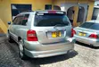 Toyota Kluger 2005 Nyeupe - 1