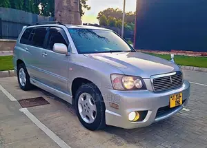 Toyota Kluger 2005 Nyeupe