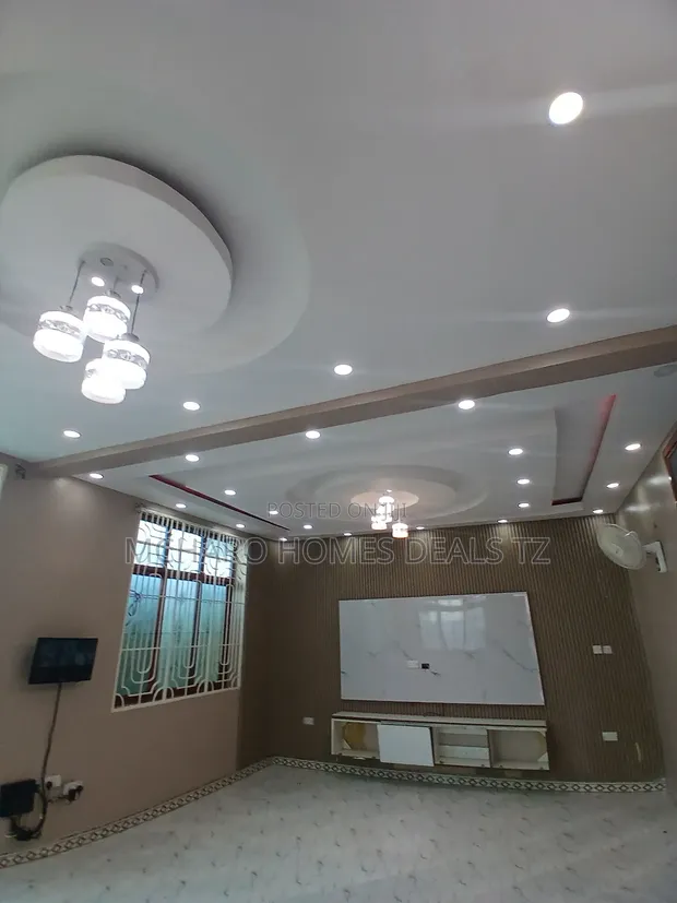 6 Bedroom Duplex for Rent in Mcharo Homes, Temeke - 1