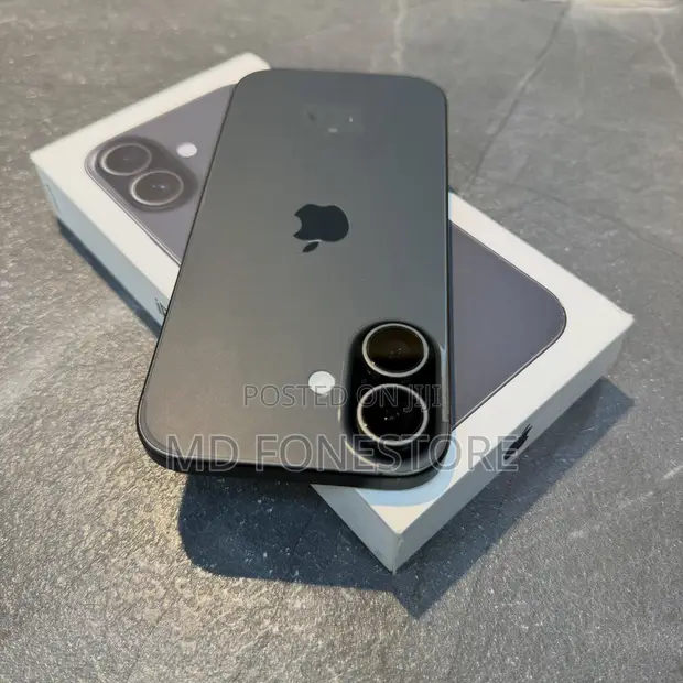 New Apple iPhone 17 256GB Black - 1