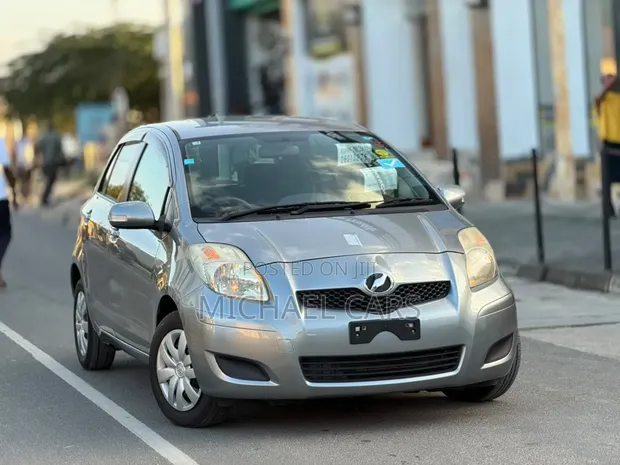 Toyota Vitz 2010 Grey - 1