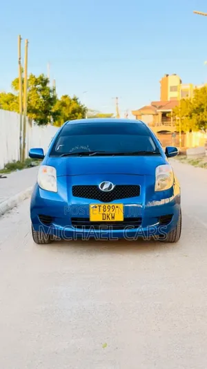 Toyota Vitz 2010 Bluu