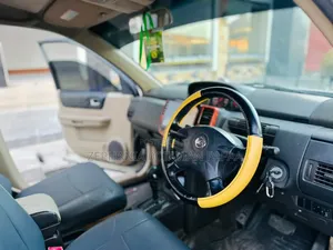 Nissan X-Trail 2007 Nyeupe