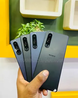 Sony Xperia 1 III 256GB Nyeupe