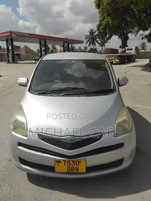 Toyota Ractis 2008 Nyeupe