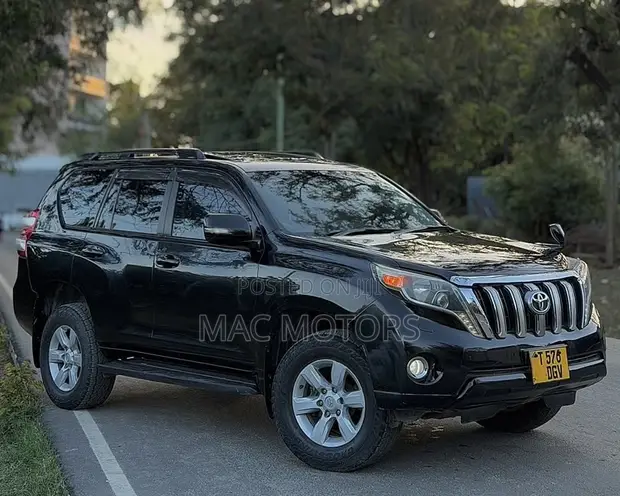 Toyota Land Cruiser Prado 2015 Black - 1
