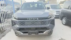 Toyota Hilux 2026 Mpya Gray