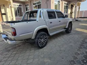 Toyota Hilux 2.5 Cab Pickup 2005 Silver