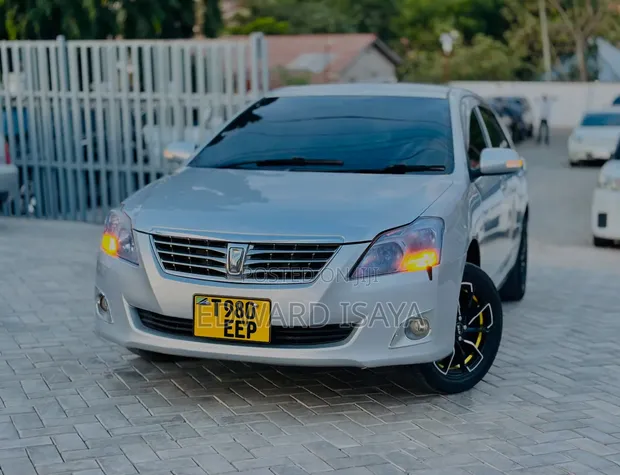 Toyota Premio 2010 Nyeupe - 1