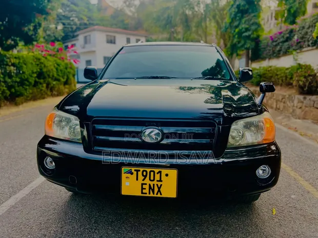 Toyota Kluger 2005 Nyeusi - 1