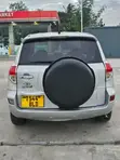 Toyota RAV4 2007 Nyeupe - 2