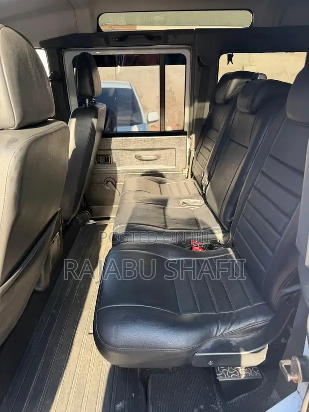 Land Rover Defender 2016 Nyeupe - 1