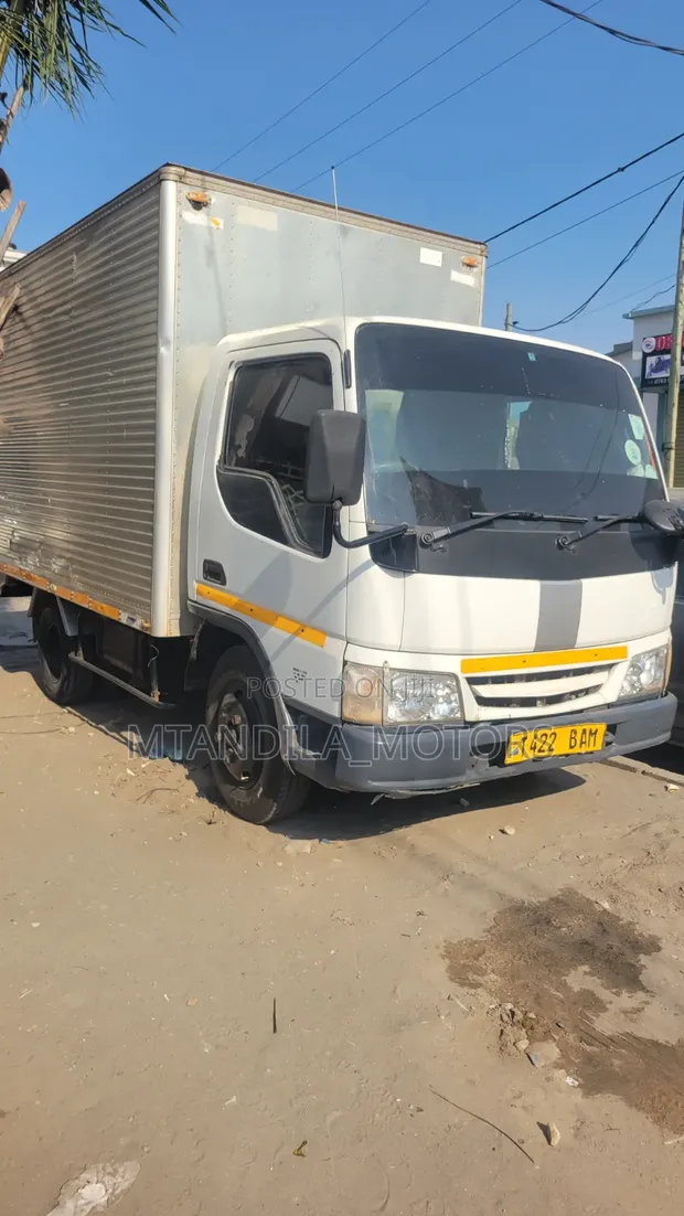 Mitsubishi Canter Food Truck - 1