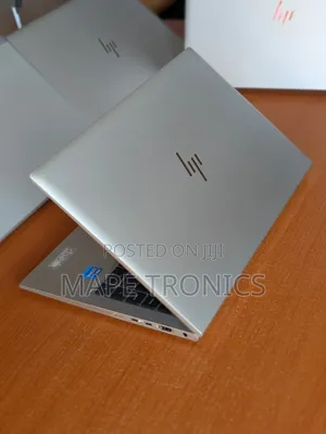 Laptop HP EliteBook 830 G9 - 16GB RAM, 256GB SSD