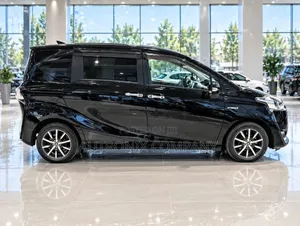 Toyota Sienta 1.5 Hybrid FWD 2016 Nyeusi