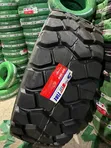 Tairi Mpya 23.5R25 SportTrak za Ekskaveta - Heavy-Duty - 1