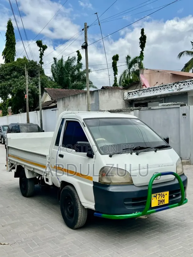 Toyota TownAce 2003 - Nyeupe - 1