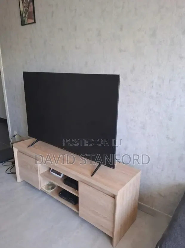 Hisense 55" Smart TV - 1