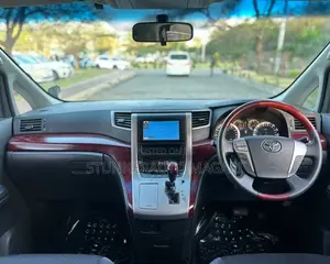 Toyota Vellfire 2010 Nyeusi